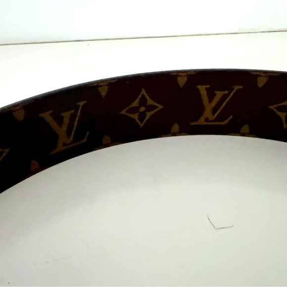 EUC Louis Vuitton 25mm reversible belt (black/brown logo) - Picture 7 of 16